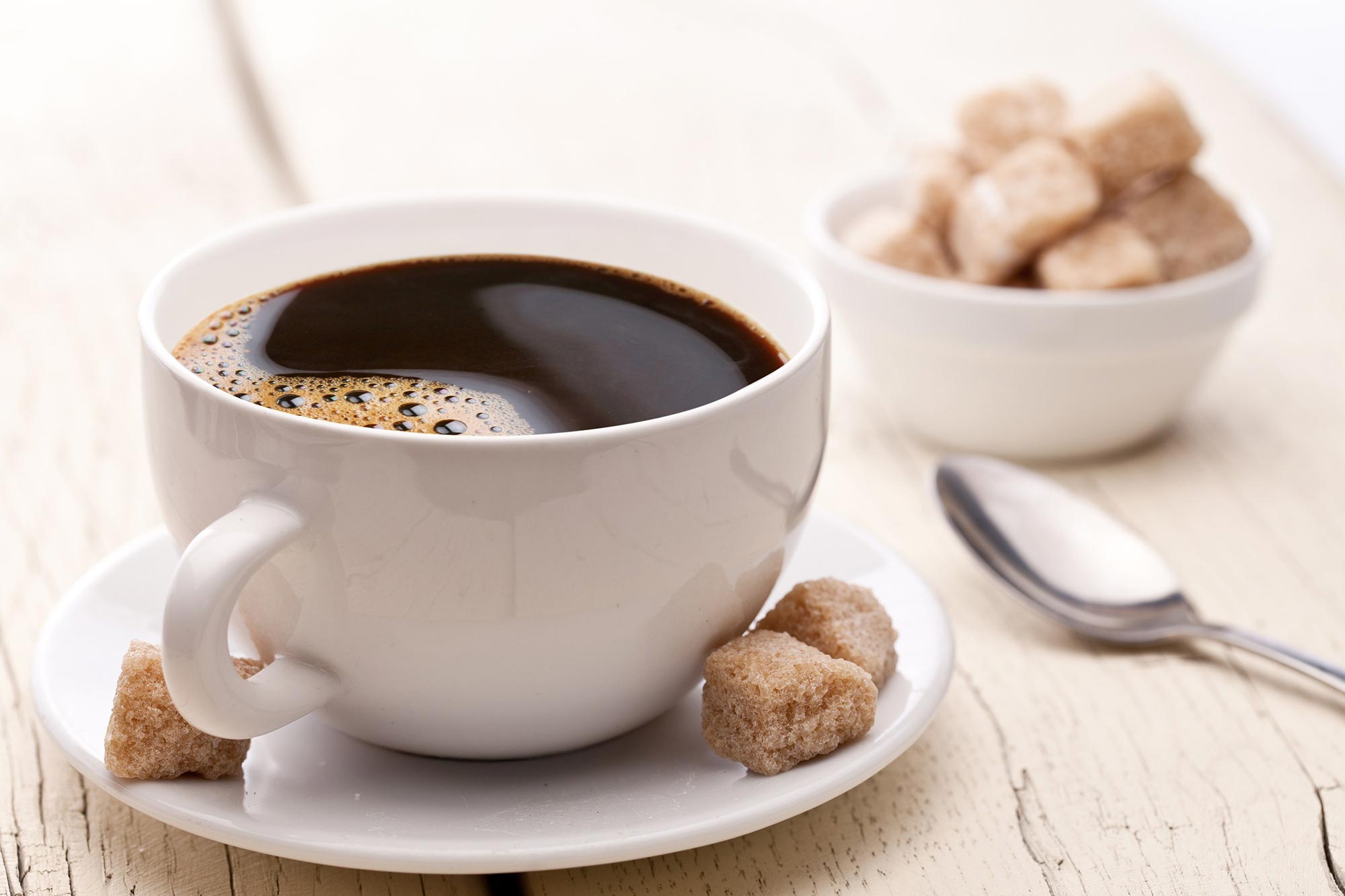 Kawa i papierosy: nowe badanie ujawnia nieoczekiwane połączenie